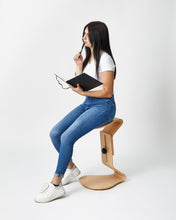 Load image into Gallery viewer, woow-ercolino-sgabello-ergonomico-ondulato-ergonomic-wavy-stool-01