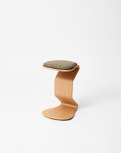 Load image into Gallery viewer, woow-ercolino-sgabello-ergonomico-ondulato-ergonomic-wavy-stool-18