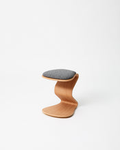 Load image into Gallery viewer, woow-ercolino-sgabello-ergonomico-ondulato-ergonomic-wavy-stool-12