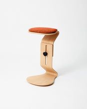 Load image into Gallery viewer, woow-ercolino-sgabello-ergonomico-ondulato-ergonomic-wavy-stool-31

